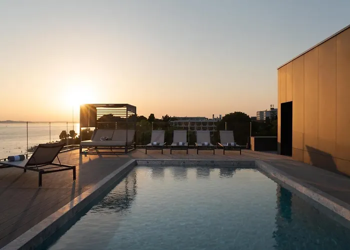 La Vista Suites