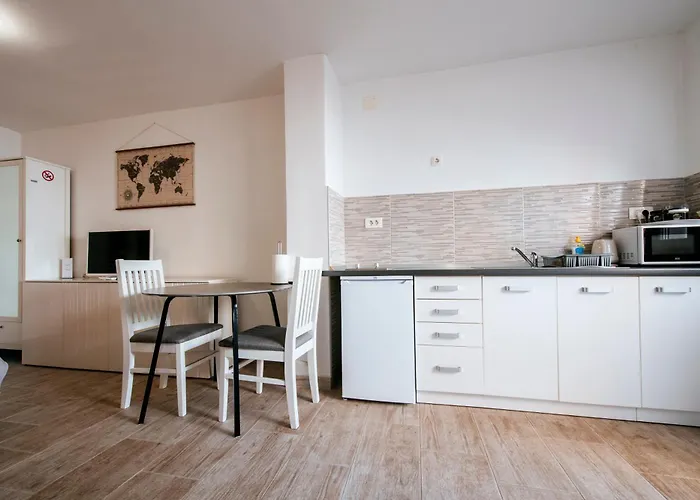 Apartmani Ema